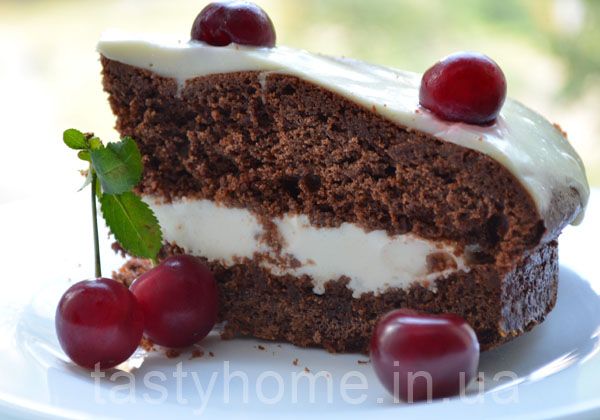 Шоколадно-творожный торт с вишней