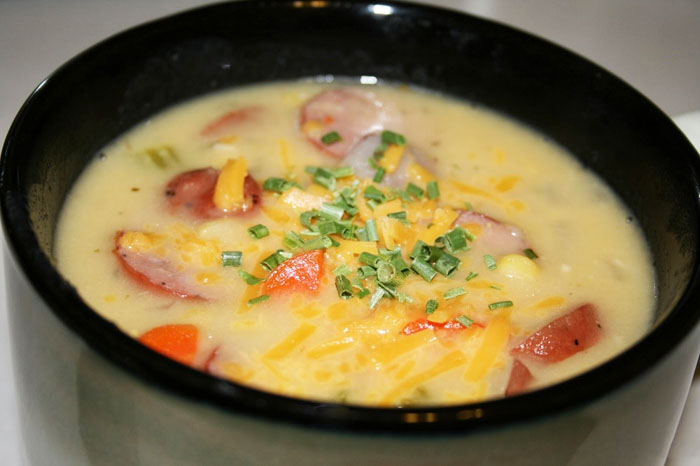 Сырный суп с копчёной колбасой